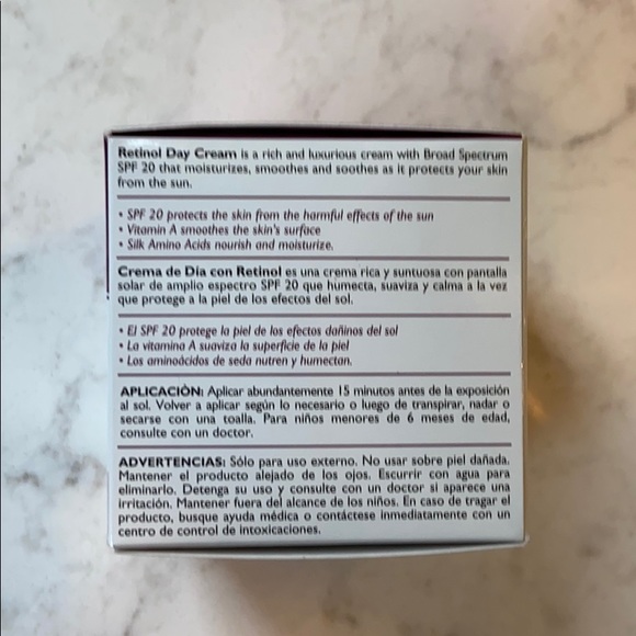 Retinol Day Cream broad Spectrum SPF 20 - Picture 3 of 5